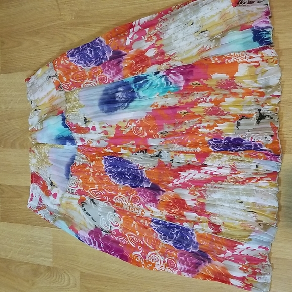 Tribal womans crinkled pleated sheer lined  floral print midi skirt size 6 EUC - Picture 2 of 8